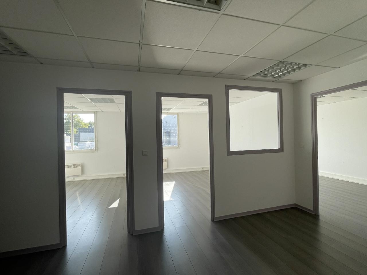 Bureau Chantepie 70m² Location bureau Chantepie Ille-et-Vilaine OLBUR2315787 1